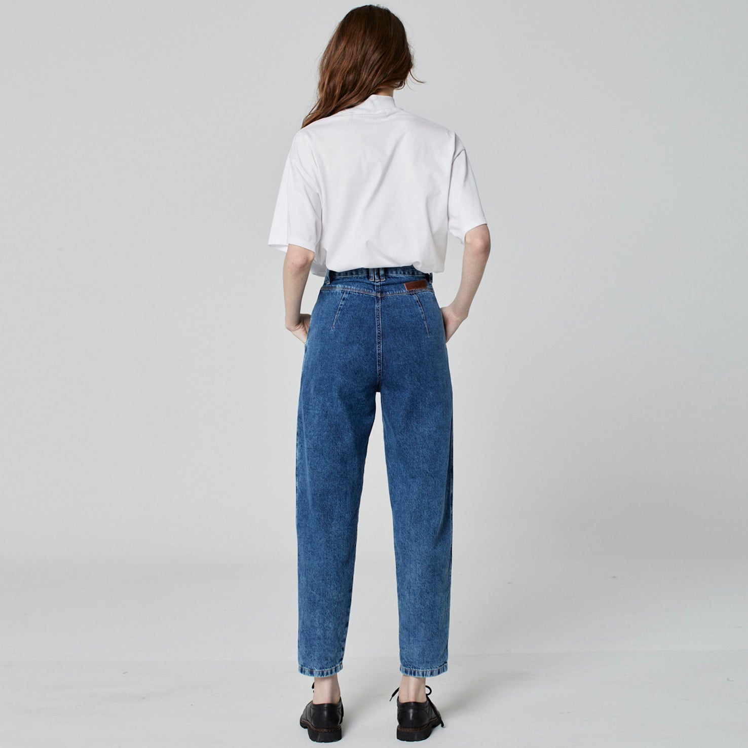 CALÇA PREGAS JEANS AZUL MÉDIO