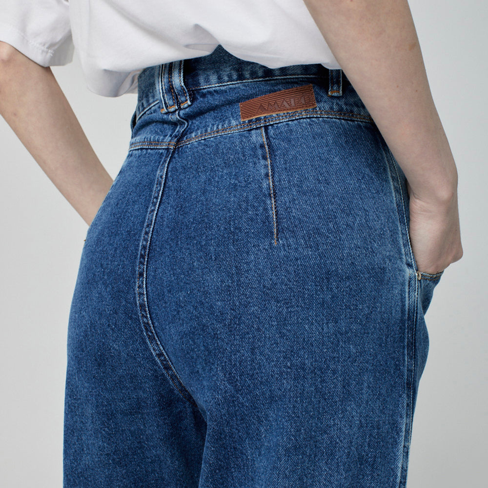 CALÇA PREGAS JEANS AZUL MÉDIO