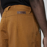 CALÇA PREGAS SARJA OCRE