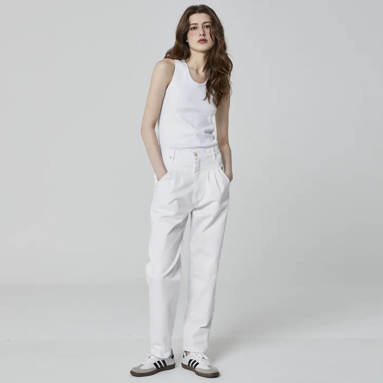 CALÇA PREGAS SARJA BRANCA