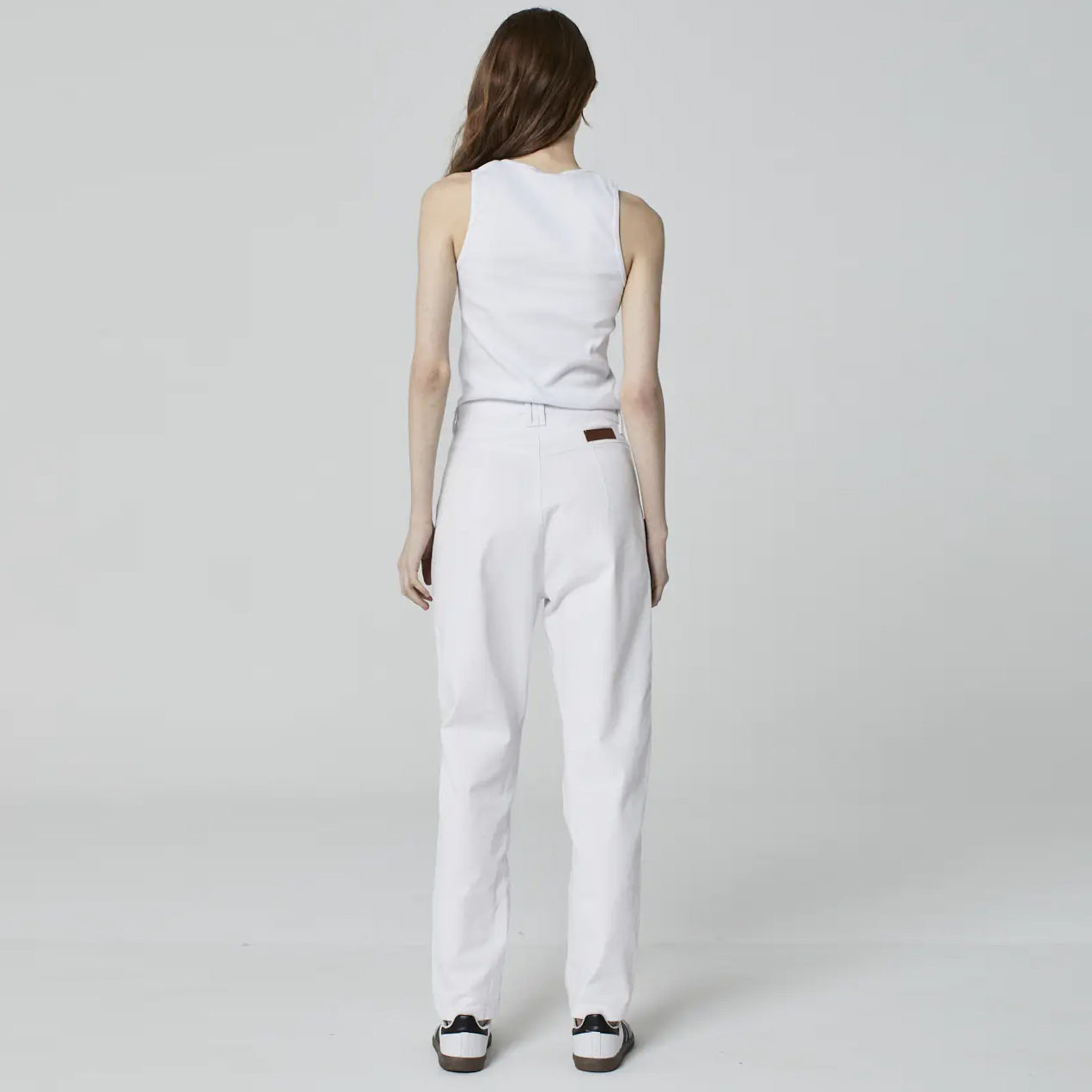 CALÇA PREGAS SARJA BRANCA