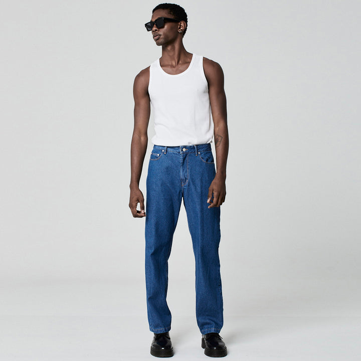 CALÇA RETA JEANS AZUL MÉDIO