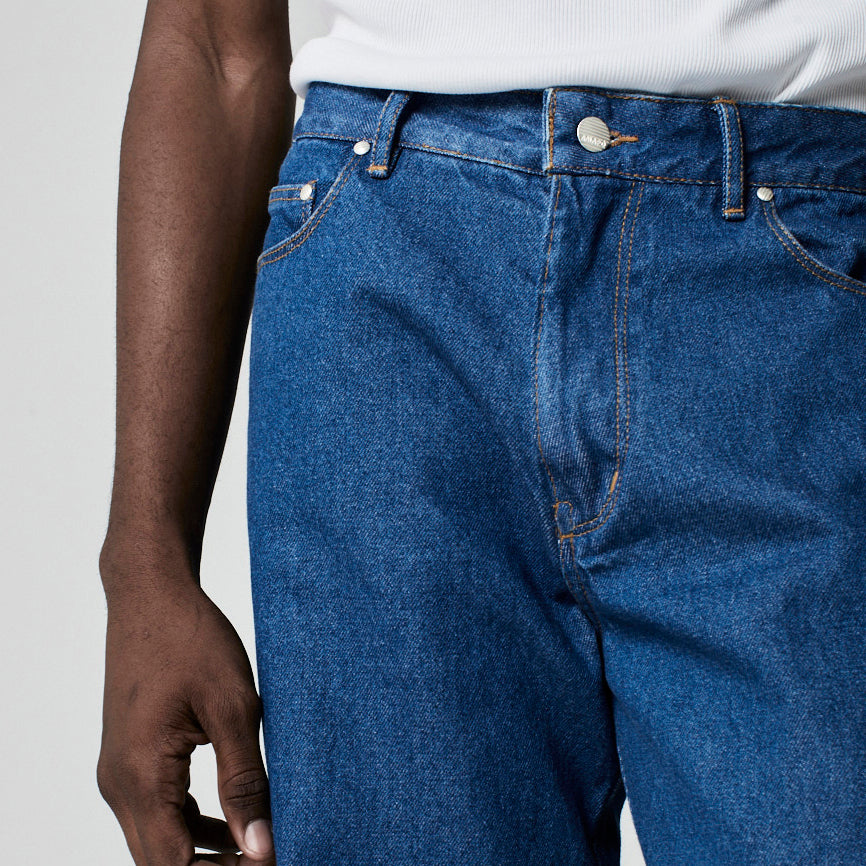 CALÇA RETA JEANS AZUL MÉDIO