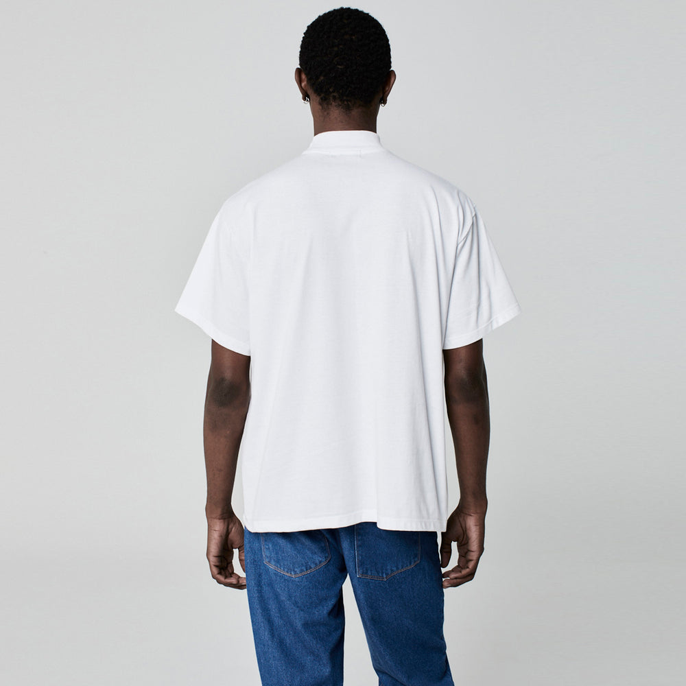 CAMISETA OVERSIZED GOLA ALTA BRANCA