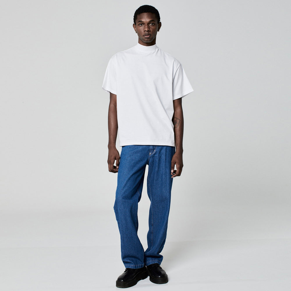CAMISETA OVERSIZED GOLA ALTA BRANCA