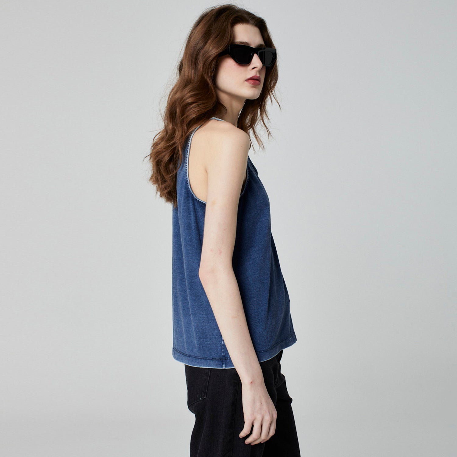 REGATA MALHA DENIM AZUL MÉDIO