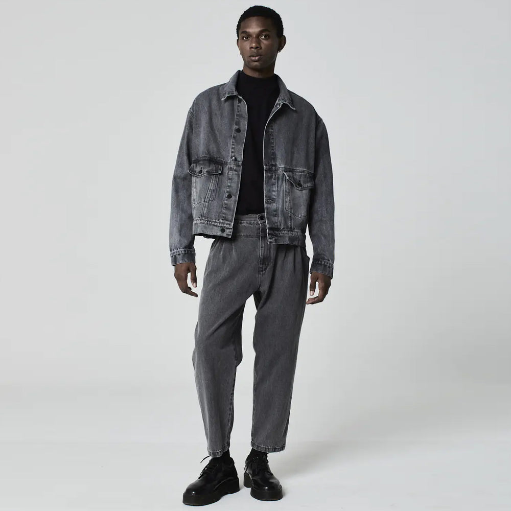 JAQUETA TRUCKER INVERTIDO BLACK JEANS