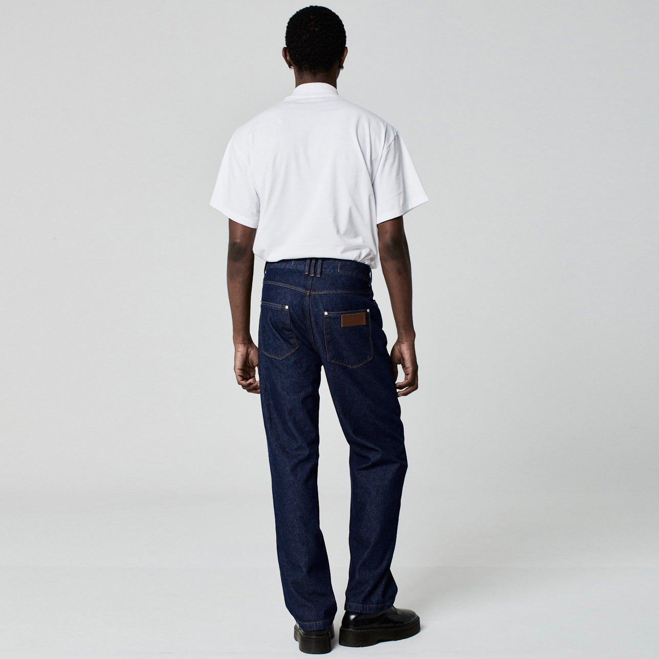 CALÇA RETA JEANS AZUL ESCURO