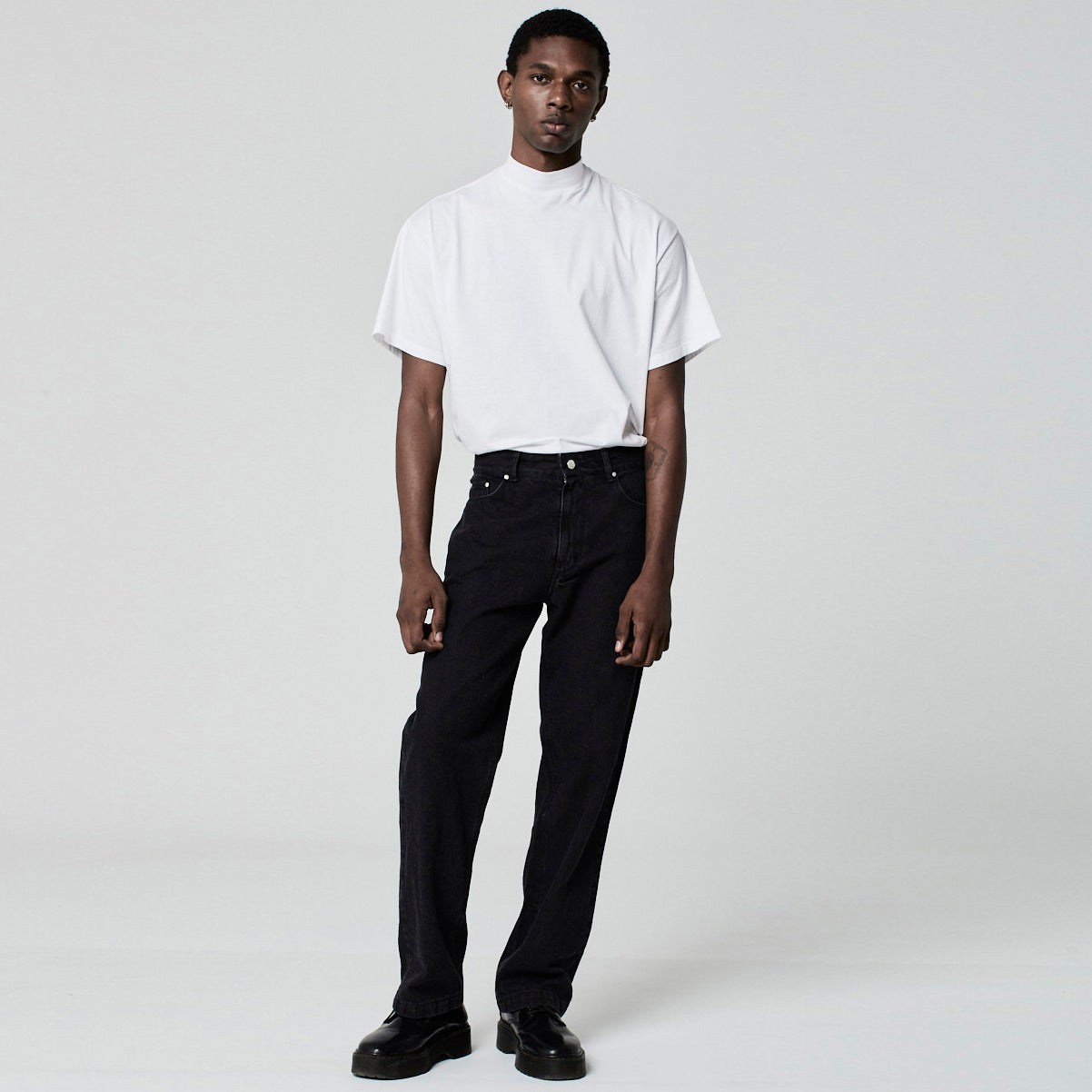 CALÇA RETA BLACK JEANS