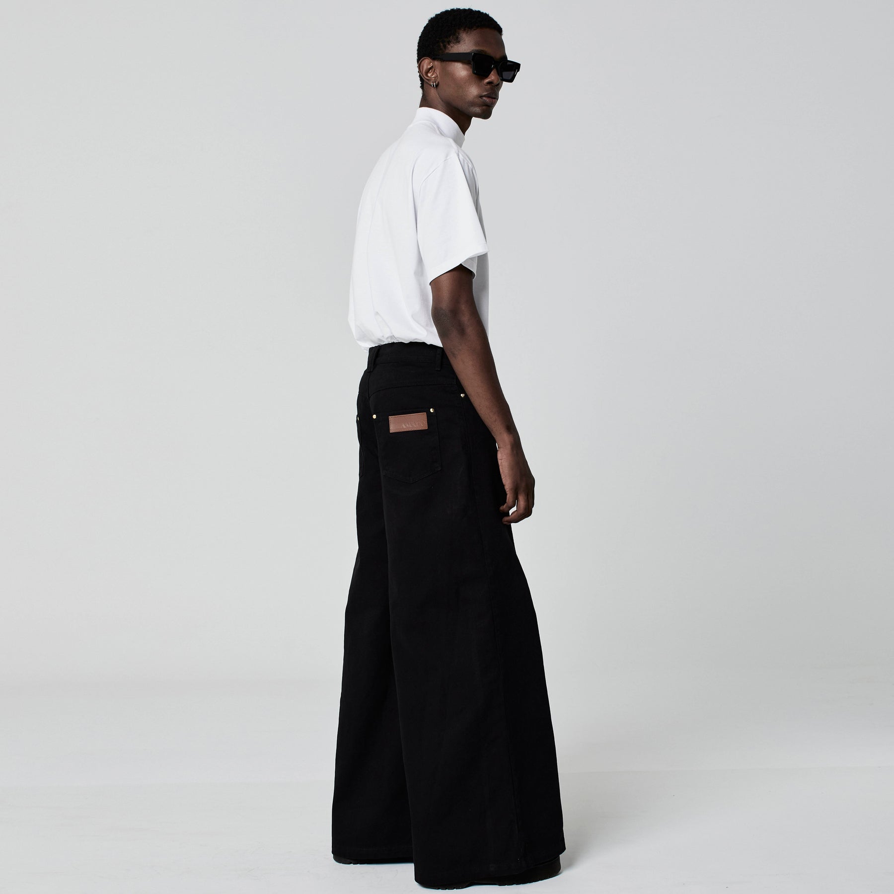 CALÇA SUPER WIDE LEG SARJA PRETA